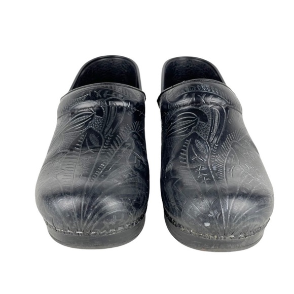 Dansko Black tooled leather professional clogs - Picture 3 of 5